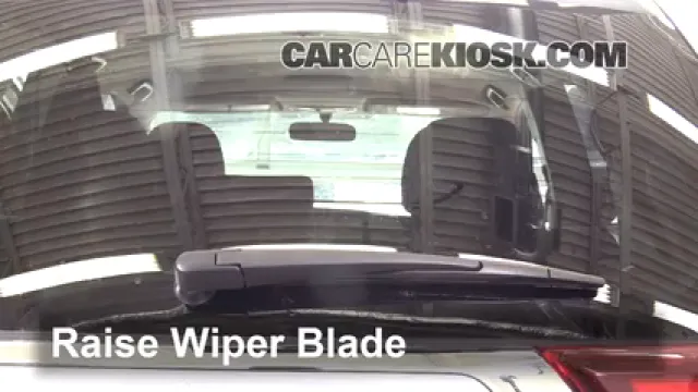 2016 Mitsubishi Outlander SE 2.4L 4 Cyl. Escobillas de limpiaparabrisas trasero Cambiar escobillas de limpiaparabrisas